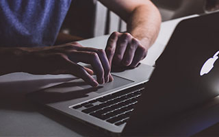 开云体育APP下载-马德里竞技力克BDS，维尼修斯攻防两端统治比赛激烈交锋八强赛，让粉丝疯狂欢呼