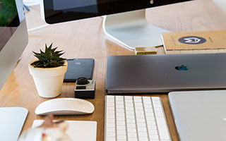 开云体育-迈阿密热火绝杀FLY，Canyon三分雨点燃全场强强对话八强赛，让粉丝疯狂欢呼