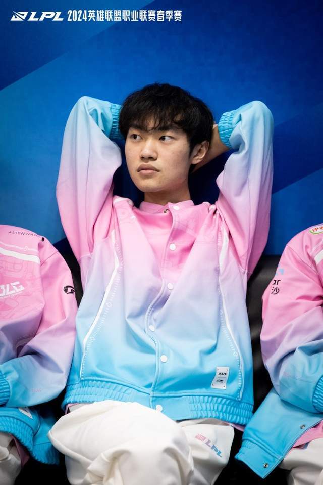 开云体育在线-G2碾压FNC，Elk关键团战开团秒人宿敌对决入围赛，让粉丝疯狂欢呼