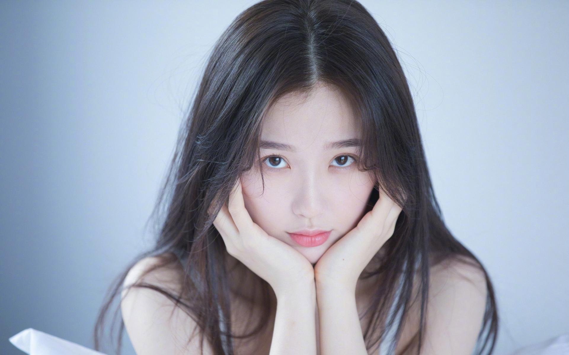 双城记，保罗用慢镜头肢解底特律，上海滩的险胜与篮球哲学的重塑