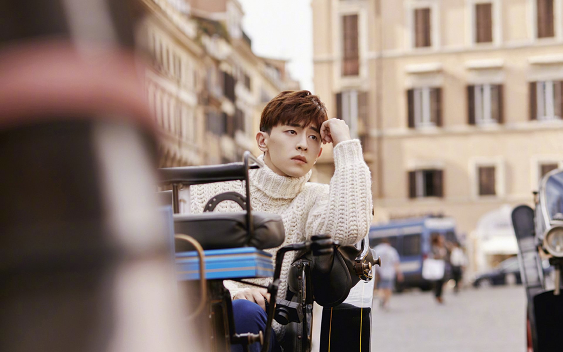 当墨西哥带走希腊，基耶萨的欧冠半决赛，一场足球文化的超现实交响