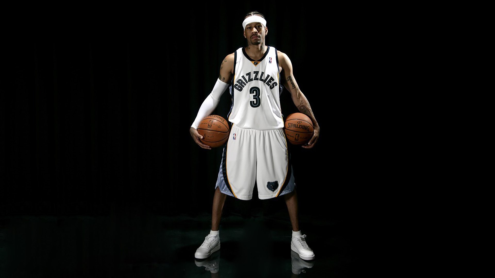 开云平台-国家德比硝烟未散，骑士已升起争冠曙光，当绿茵场的恩怨撞上篮球场的荣光