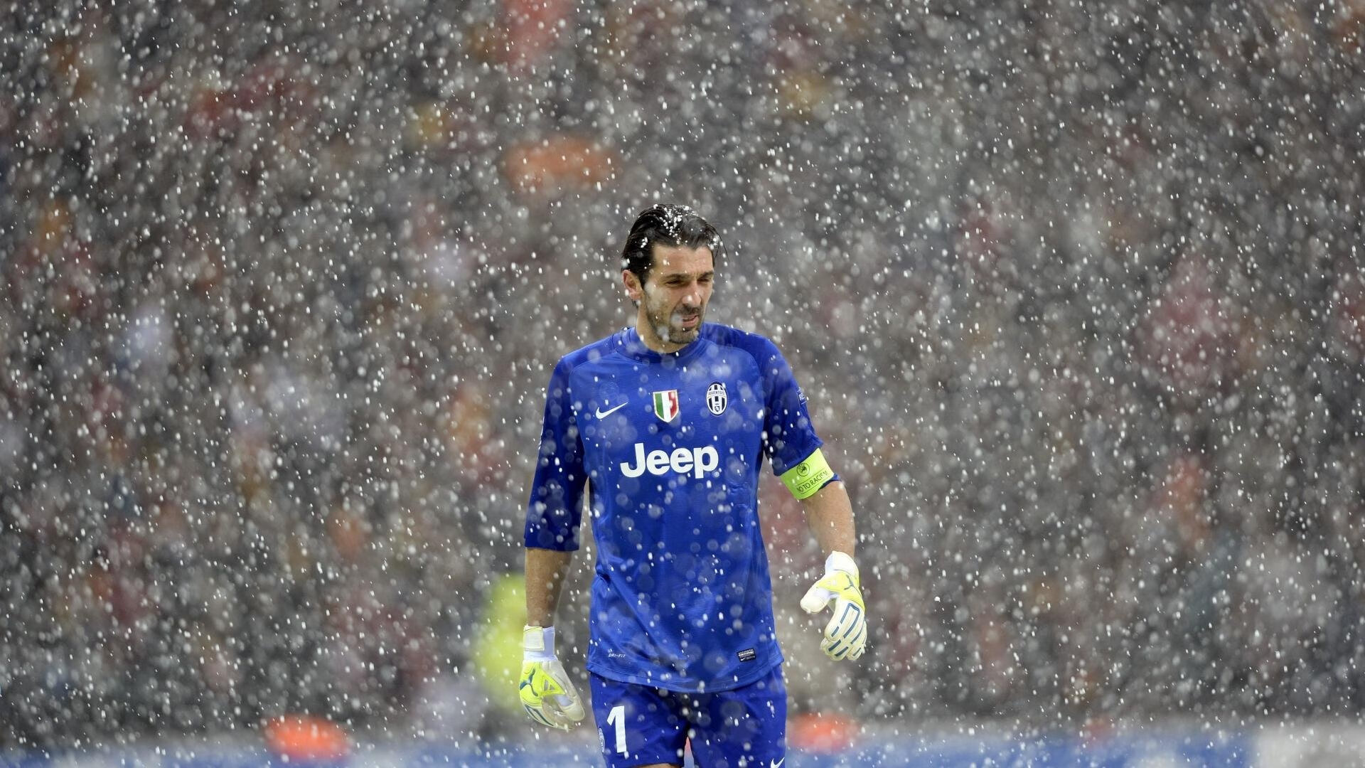 火箭横扫老鹰背后，戈贝尔的救赎之路，从高薪鸡肋到防守轴心