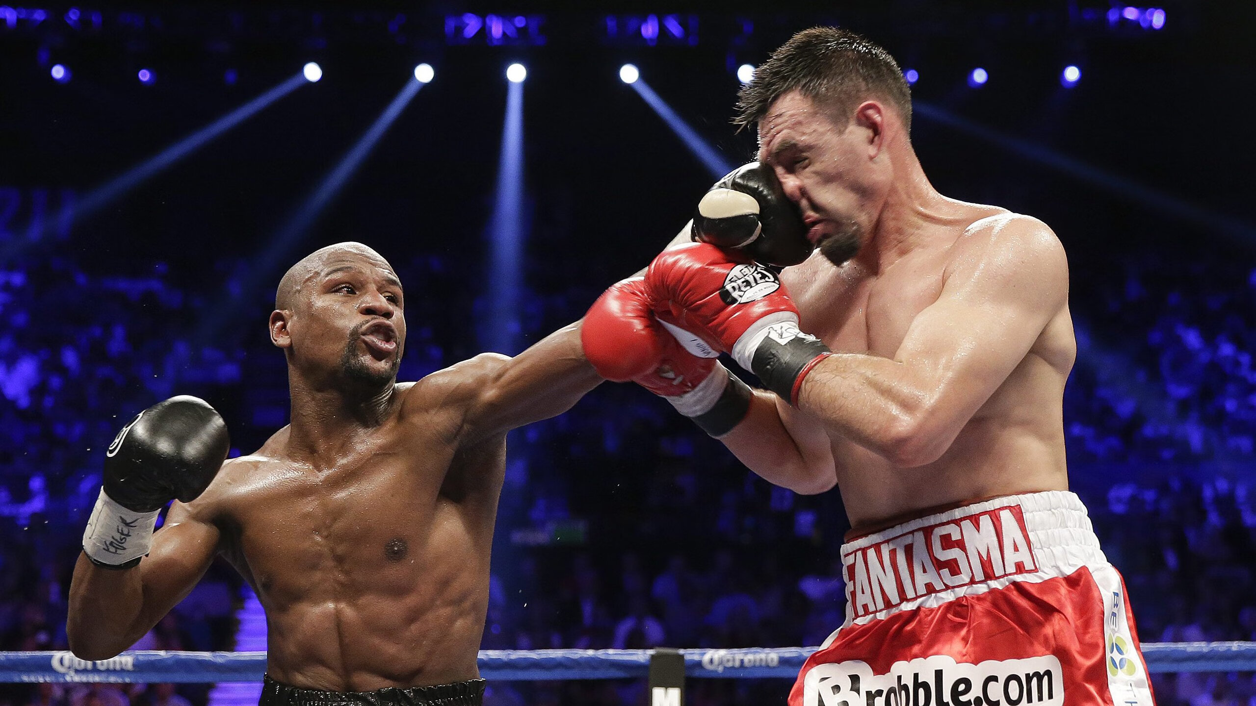 巴萨友谊赛踢出演唱会效果，迪马利亚绝境救主上演天使降临